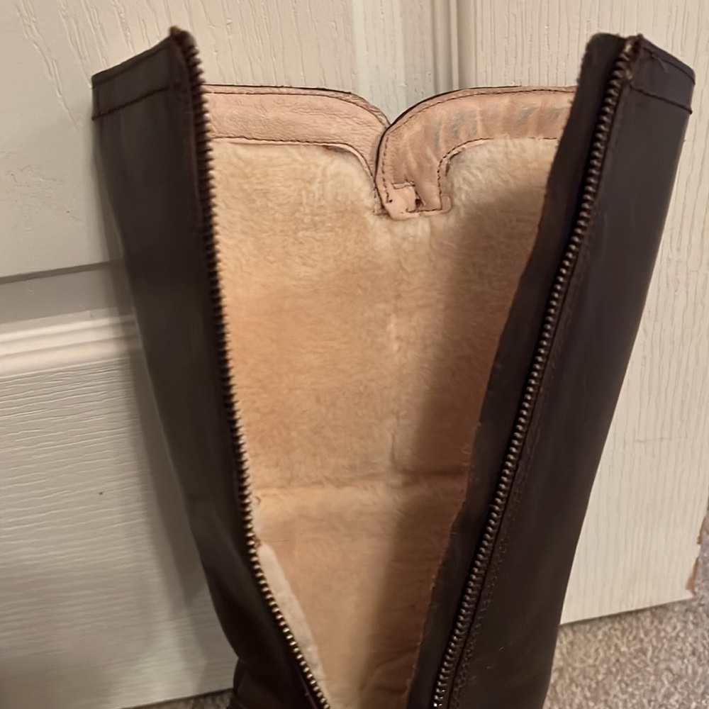 Ugg W Rosen - Picture 5 of 7